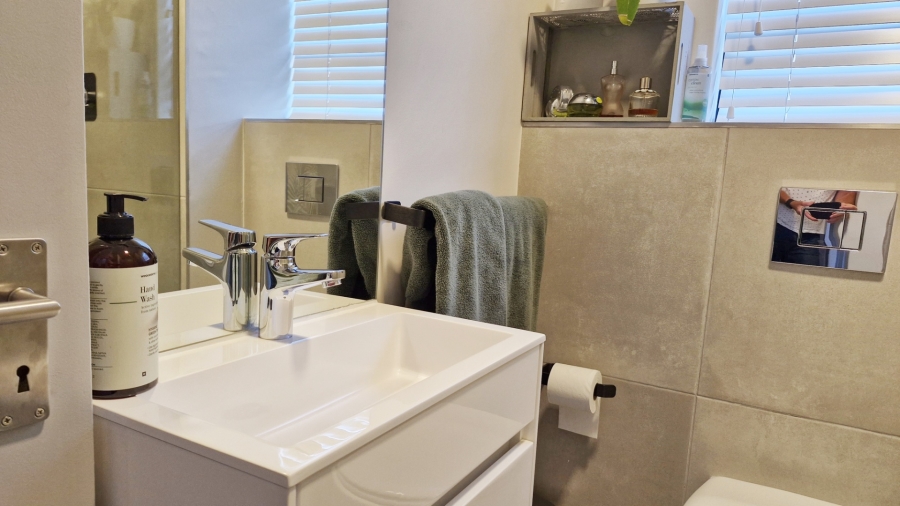  Bedroom Property for Sale in Table View Western Cape